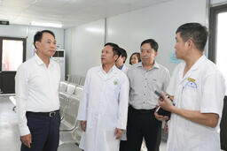 Quan tâm tháo gỡ một số khó khăn cho Bệnh viện Bệnh nhiệt đới Hải Dương